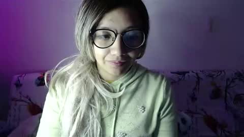 amycosplay99 online show from 01/01/25, 02:20