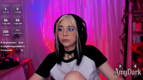 Snapshot of amydark chatting on 11/22/25, 05:39 Amy online show from 11/22/25, 05:39