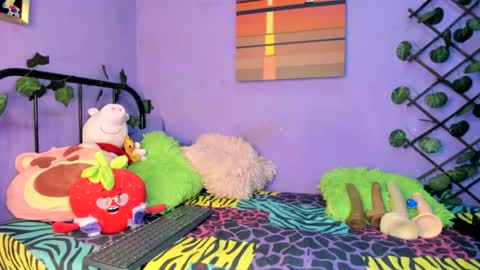 Amy Kamila online show from 10/27/25, 02:04