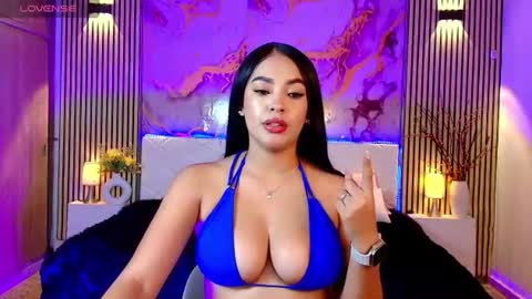 Snapshot of amyjohnsonn chatting on 07/20/26, 05:22 amyjohnsonn online show from 07/20/26, 05:22