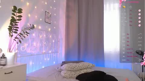 Amelia online show from 09/26/25, 09:35