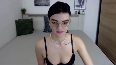 Snapshot of amylexy chatting on 12/06/24, 12:05 Hi there guys My pleasure in your hands pvt is open online show from 12/06/24, 12:05