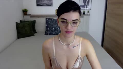 Snapshot of amylexy chatting on 12/07/24, 08:00 Hi there guys My pleasure in your hands pvt is open online show from 12/07/24, 08:00