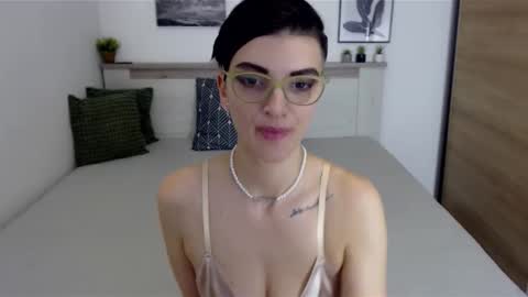 Snapshot of amylexy chatting on 12/08/24, 11:14 Hi there guys My pleasure in your hands pvt is open online show from 12/08/24, 11:14