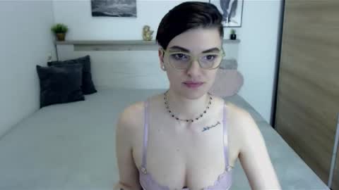 Hi there guys  My pleasure in your hands  pvt is open online show from 04/05/26, 12:52