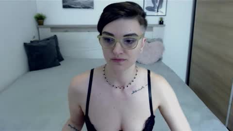 Hi there guys  My pleasure in your hands  pvt is open online show from 04/07/26, 11:43