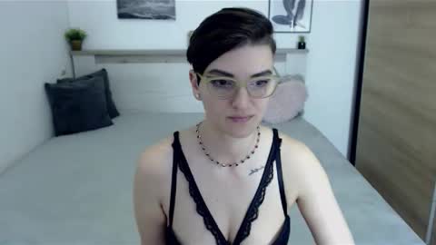 Hi there guys  My pleasure in your hands  pvt is open online show from 04/08/26, 07:08