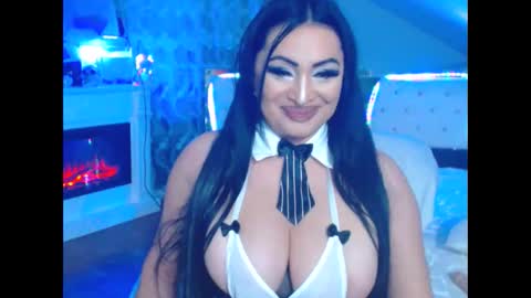 Snapshot of amyrarosera chatting on 01/13/25, 11:27 Alimoonyia online show from 01/13/25, 11:27