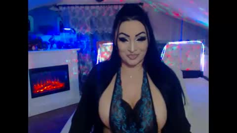 Snapshot of amyrarosera chatting on 02/13/25, 10:00 Alimoonyia online show from 02/13/25, 10:00