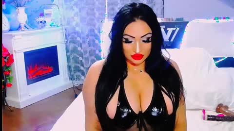 Snapshot of amyrarosera chatting on 10/10/25, 09:25 Alimoonyia online show from 10/10/25, 09:25