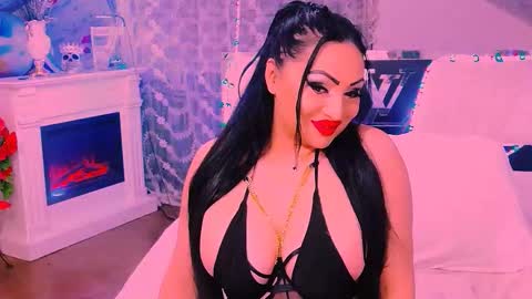 Snapshot of amyrarosera chatting on 10/19/25, 09:37 Alimoonyia online show from 10/19/25, 09:37