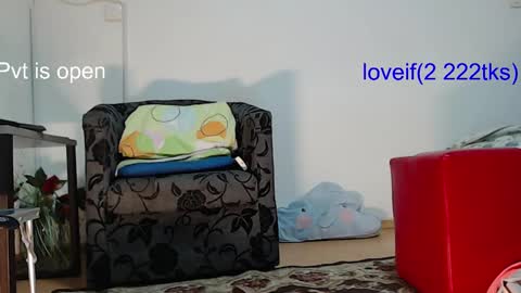 Snapshot of amyrashines chatting on 01/08/25, 06:52 AMYra - not talkative and a little shy online show from 01/08/25, 06:52