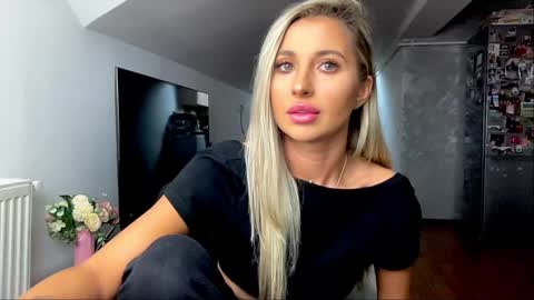 Snapshot of amyroberta92 chatting on 12/31/24, 10:04 amyroberta92 online show from 12/31/24, 10:04