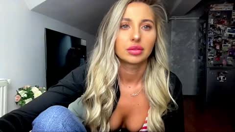 Snapshot of amyroberta92 chatting on 01/22/25, 09:57 amyroberta92 online show from 01/22/25, 09:57