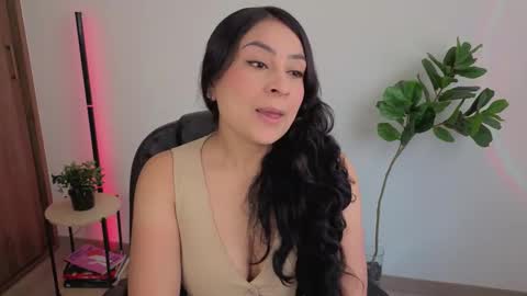 Aleja  online show from 10/10/25, 05:56