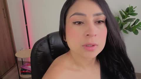 Aleja  online show from 10/11/25, 04:27