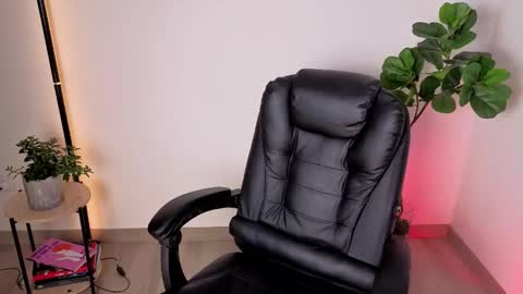 Aleja  online show from 11/09/25, 06:12