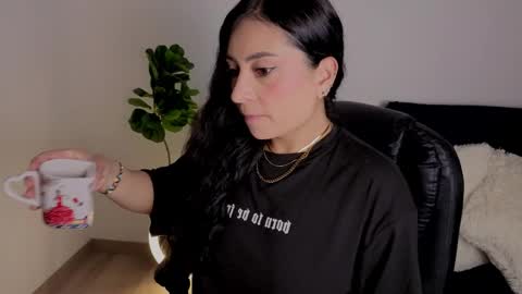 Aleja  online show from 11/16/25, 08:42