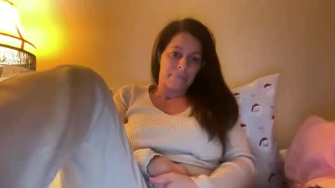 Amy Smilez online show from 12/17/25, 02:17