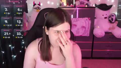 Snapshot of amyvibes chatting on 10/22/25, 08:41 amyvibes online show from 10/22/25, 08:41