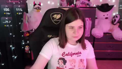 Snapshot of amyvibes chatting on 10/29/25, 08:32 amyvibes online show from 10/29/25, 08:32