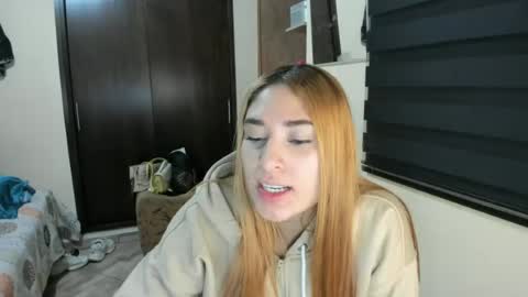 Snapshot of amywalker01 chatting on 06/19/26, 08:01 amy online show from 06/19/26, 08:01