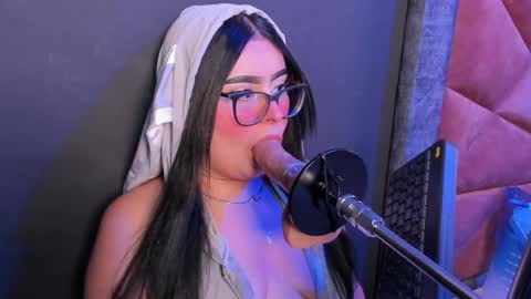 amywhitte_ online show from 04/24/26, 04:04