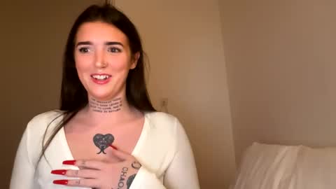 Snapshot of amyyyoxxo chatting on 02/19/25, 08:31 Amyyyoxxo online show from 02/19/25, 08:31