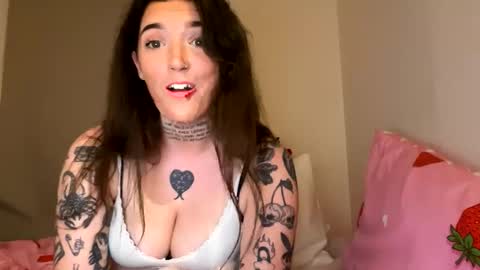 Snapshot of amyyyoxxo chatting on 02/22/25, 06:19 Amyyyoxxo online show from 02/22/25, 06:19