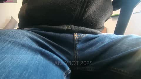 Snapshot of an4y8ot chatting on 01/29/25, 11:51 A online show from 01/29/25, 11:51