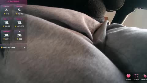 Snapshot of an4y8ot chatting on 03/10/25, 12:04 A online show from 03/10/25, 12:04