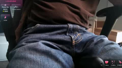 Snapshot of an4y8ot chatting on 03/11/25, 05:24 A online show from 03/11/25, 05:24