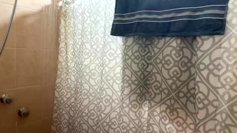 Snapshot of an_e333 chatting on 10/07/25, 01:36 an_e333 online show from 10/07/25, 01:36