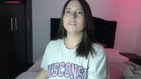 ana_arms_ online show from 04/27/26, 05:55