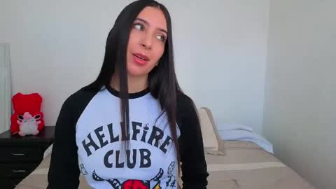 Ana  IG an castillo 1 online show from 05/01/26, 12:32