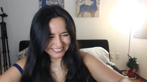 Snapshot of ana_melissa chatting on 01/27/25, 09:00 Ana Melissa online show from 01/27/25, 09:00