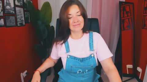 Snapshot of ana_mills chatting on 09/11/25, 03:01 Ana online show from 09/11/25, 03:01