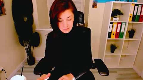 Ana online show from 11/10/25, 10:03