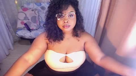 Snapshot of ana_off_alana chatting on 02/22/25, 02:39 Ana online show from 02/22/25, 02:39