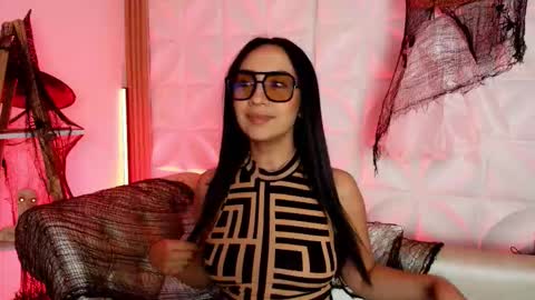 Snapshot of ana_riveros chatting on 10/07/25, 04:09 online show from 10/07/25, 04:09