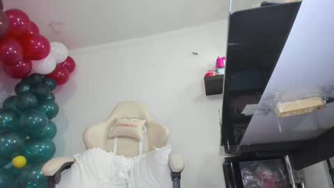 Im anna but you can call me as you want online show from 12/03/24, 09:01