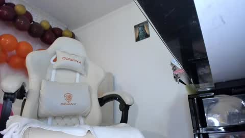 Im anna but you can call me as you want online show from 02/10/25, 07:17