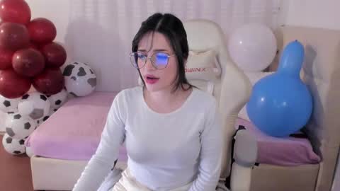 Im anna but you can call me as you want online show from 09/18/25, 09:17