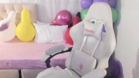 Im anna but you can call me as you want online show from 10/25/25, 10:48