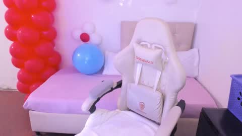 Im anna but you can call me as you want online show from 03/06/26, 11:56