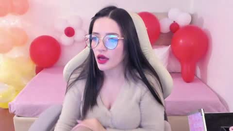 Im anna but you can call me as you want online show from 04/01/26, 12:00