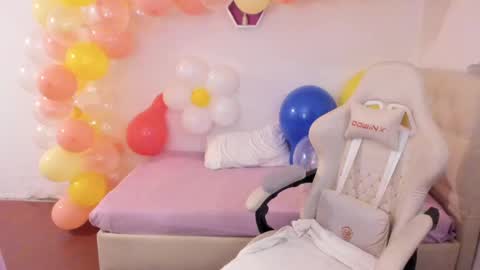 Im anna but you can call me as you want online show from 05/20/26, 11:33