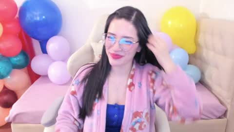 Im anna but you can call me as you want online show from 06/05/26, 11:21