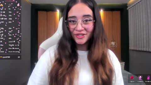 Snapshot of ana_taylor2 chatting on 12/12/24, 08:10 Ana online show from 12/12/24, 08:10