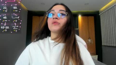 Snapshot of ana_taylor2 chatting on 01/12/25, 09:29 Ana online show from 01/12/25, 09:29